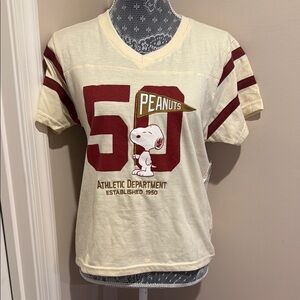 Peanuts Cream and Red Short Sleeve Tee size large NWT